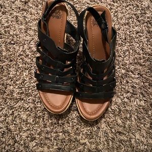 faded Glory wedged sandals size 8